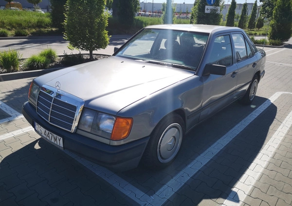 Mercedes-Benz W124 (1984-1993) cena 8999 przebieg: 346170, rok produkcji 1988 z Szczecin małe 529